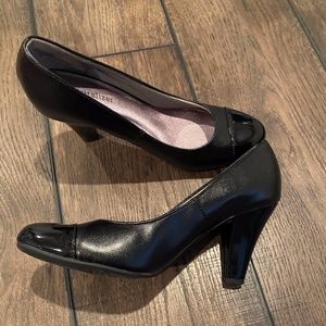 Naturalizer Black High Heel Shoes Shoes, Size 8